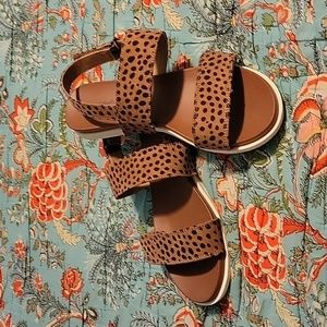 Universal Thread Leopard Platform Sandals Size 8 Black Brown